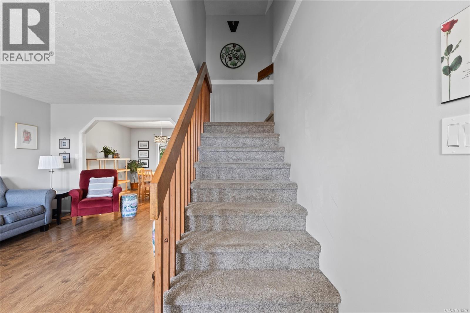 1692 Meadowbrook Dr, Campbell River