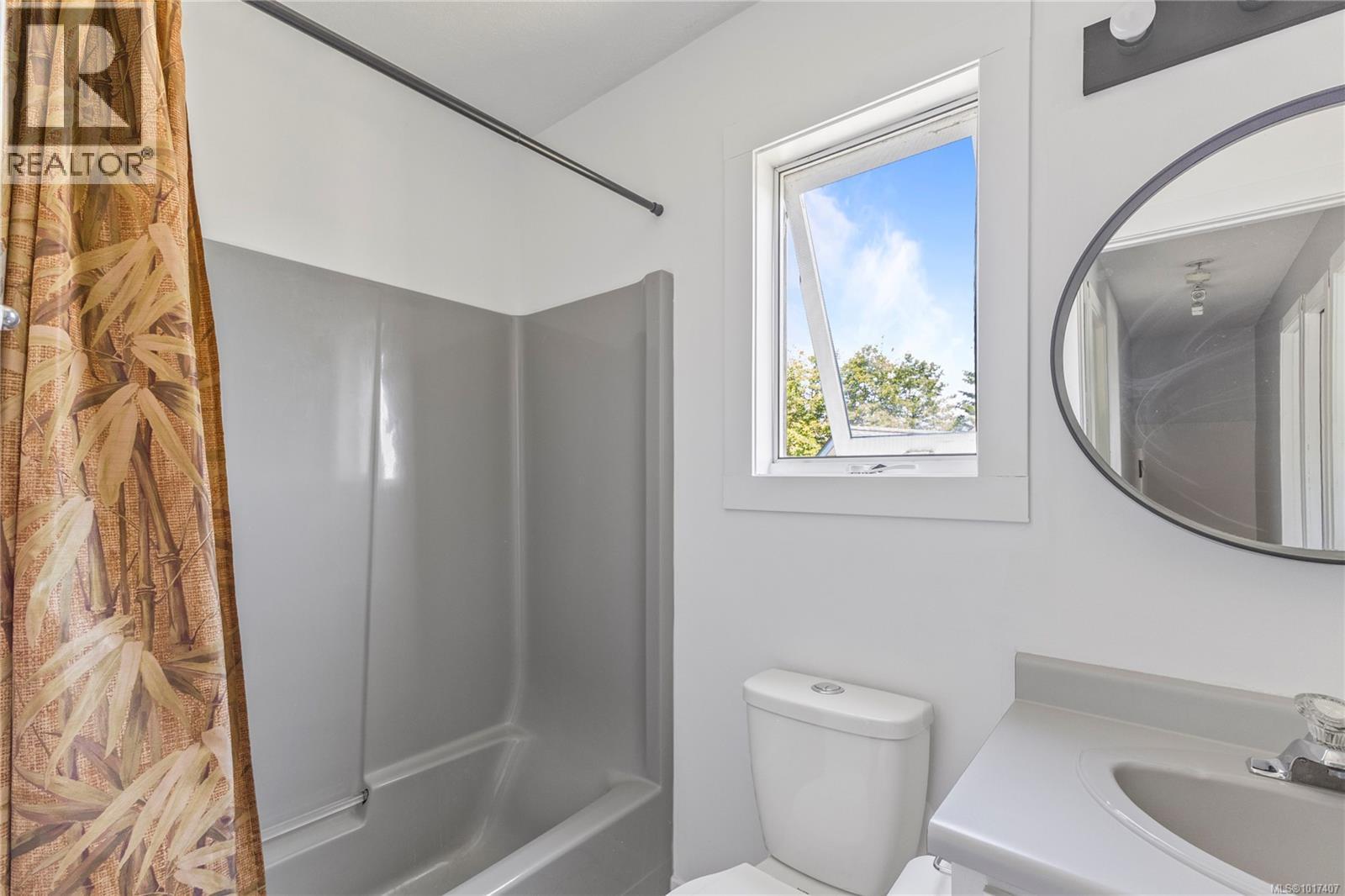 1692 Meadowbrook Dr, Campbell River