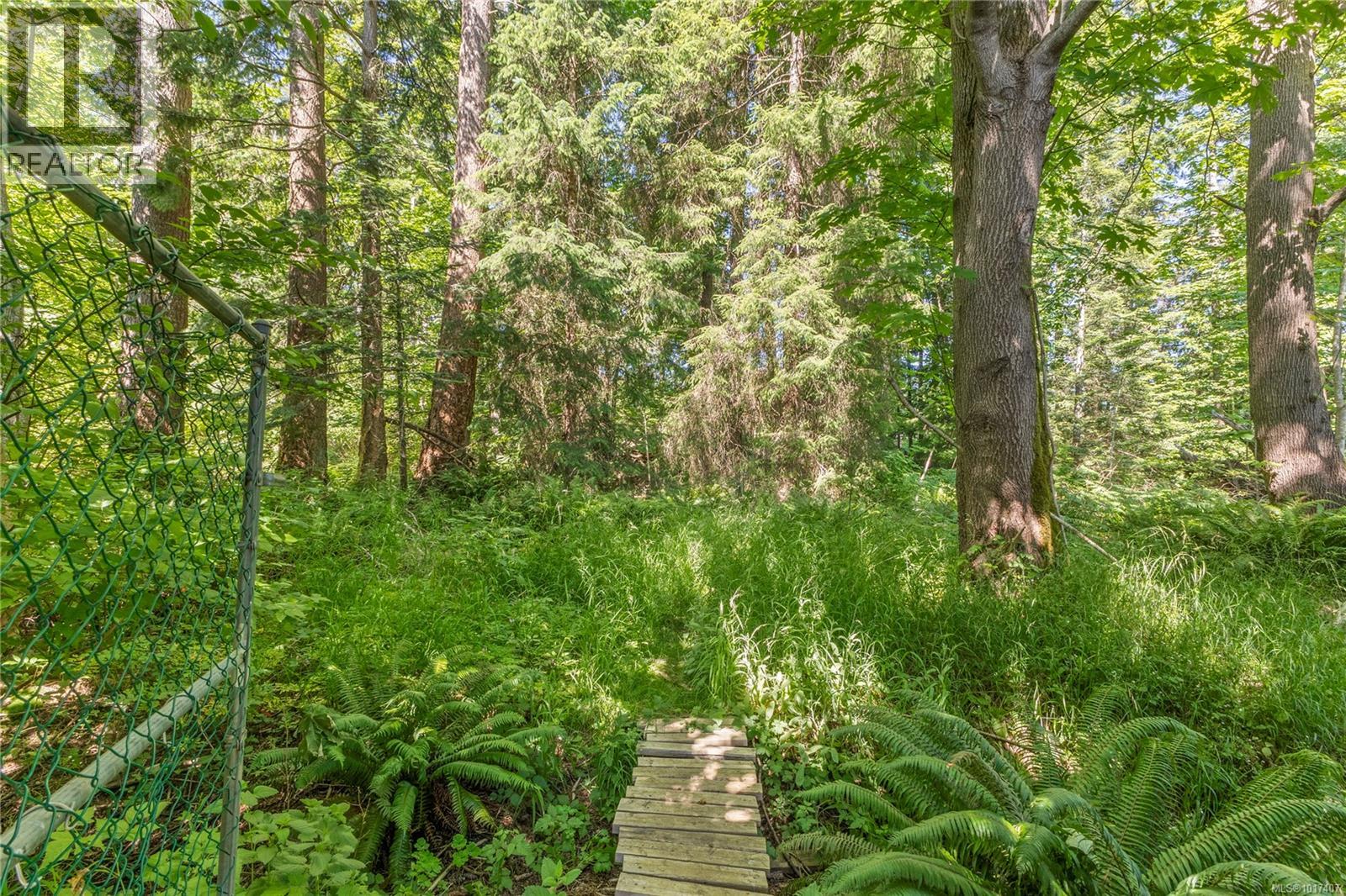 1692 Meadowbrook Dr, Campbell River