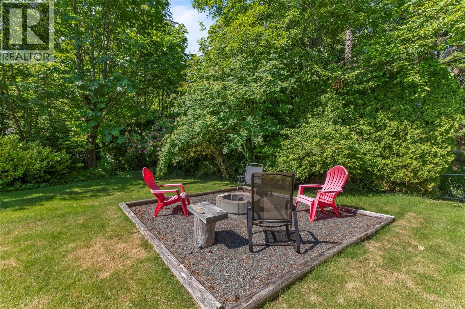 1692 Meadowbrook Dr, Campbell River