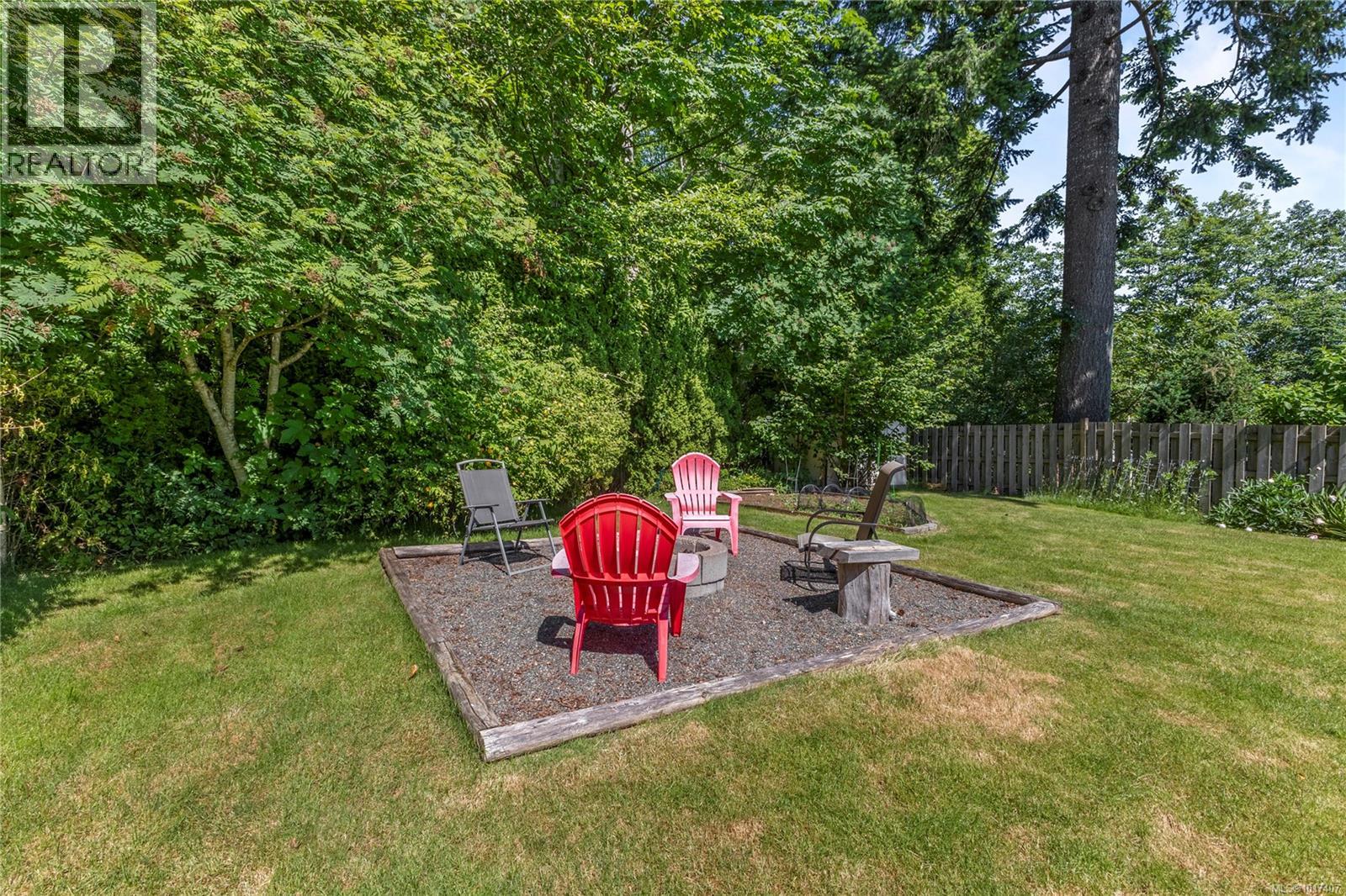 1692 Meadowbrook Dr, Campbell River