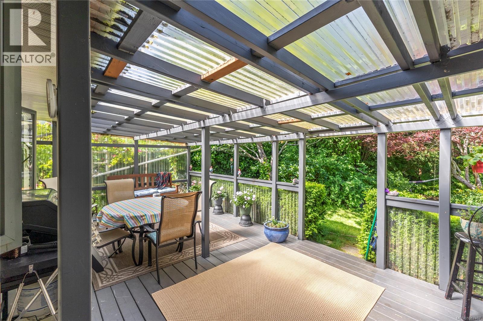 1692 Meadowbrook Dr, Campbell River