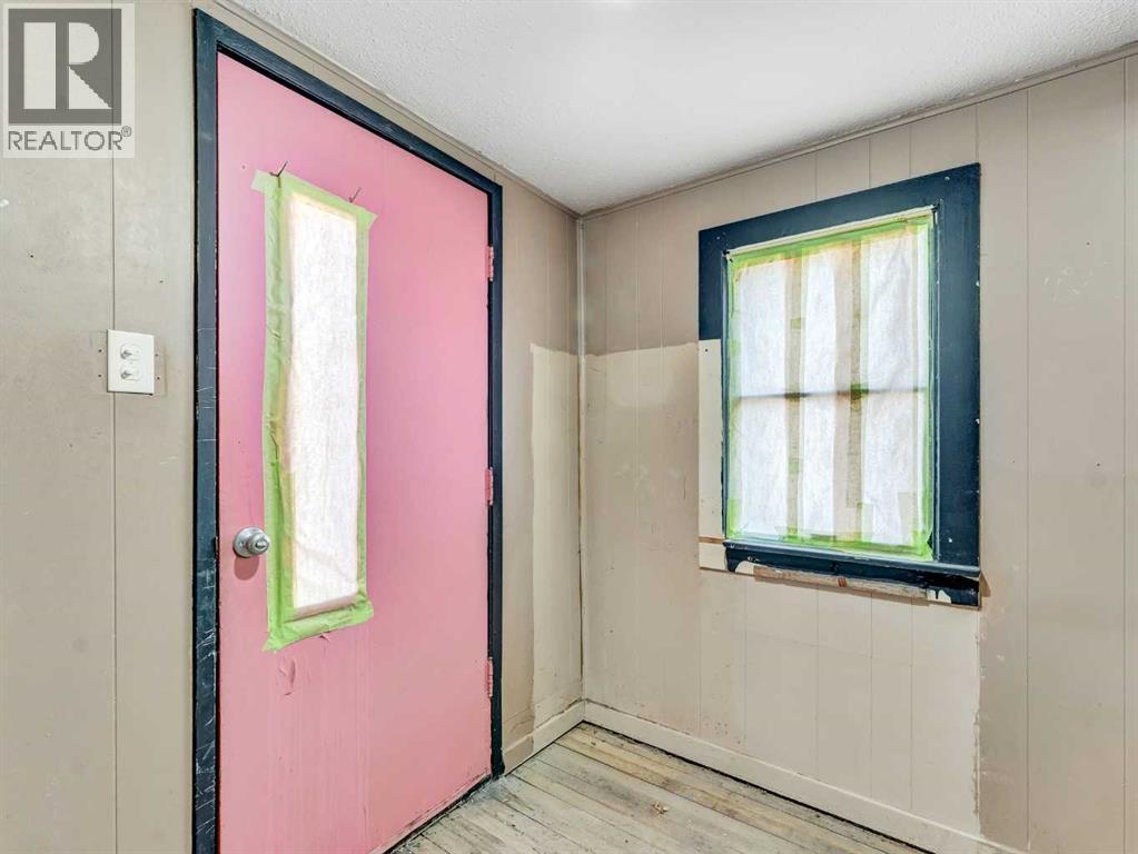 
          640 Pottery Street Southeast
            <br/>
            <span>Medicine Hat</span>
            , 
            <span>AB</span>
             <span>T1A7G2</span>
         - Photo 19