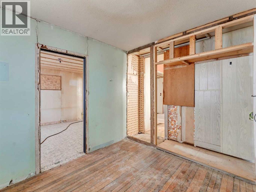 
          640 Pottery Street Southeast
            <br/>
            <span>Medicine Hat</span>
            , 
            <span>AB</span>
             <span>T1A7G2</span>
         - Photo 16