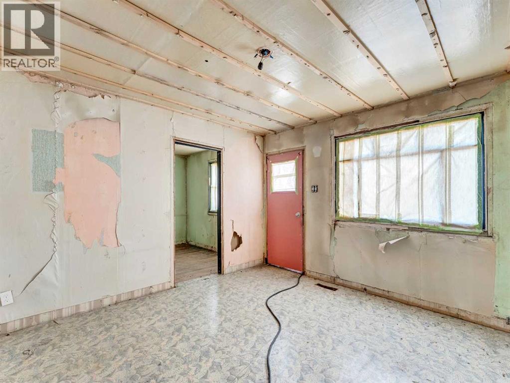 
          640 Pottery Street Southeast
            <br/>
            <span>Medicine Hat</span>
            , 
            <span>AB</span>
             <span>T1A7G2</span>
         - Photo 9