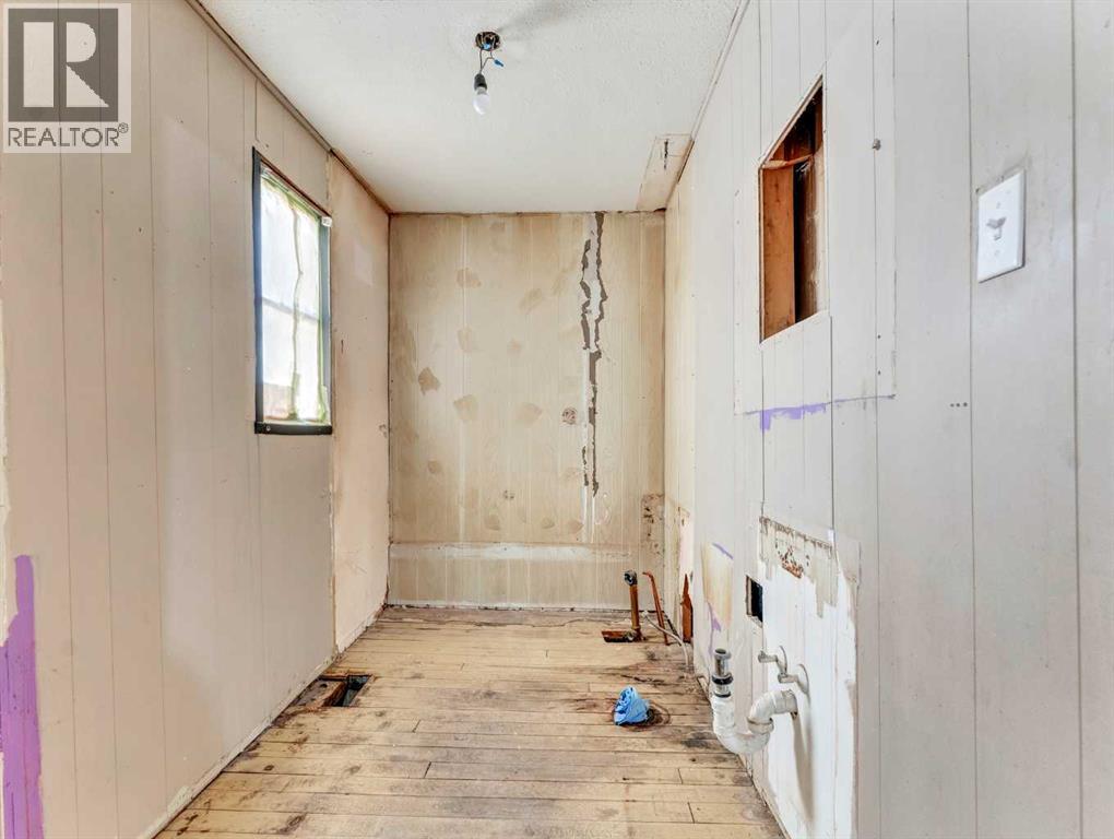 
          640 Pottery Street Southeast
            <br/>
            <span>Medicine Hat</span>
            , 
            <span>AB</span>
             <span>T1A7G2</span>
         - Photo 18