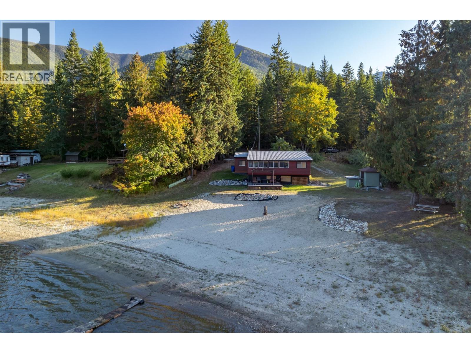 7635 ROSS Road, Nelson