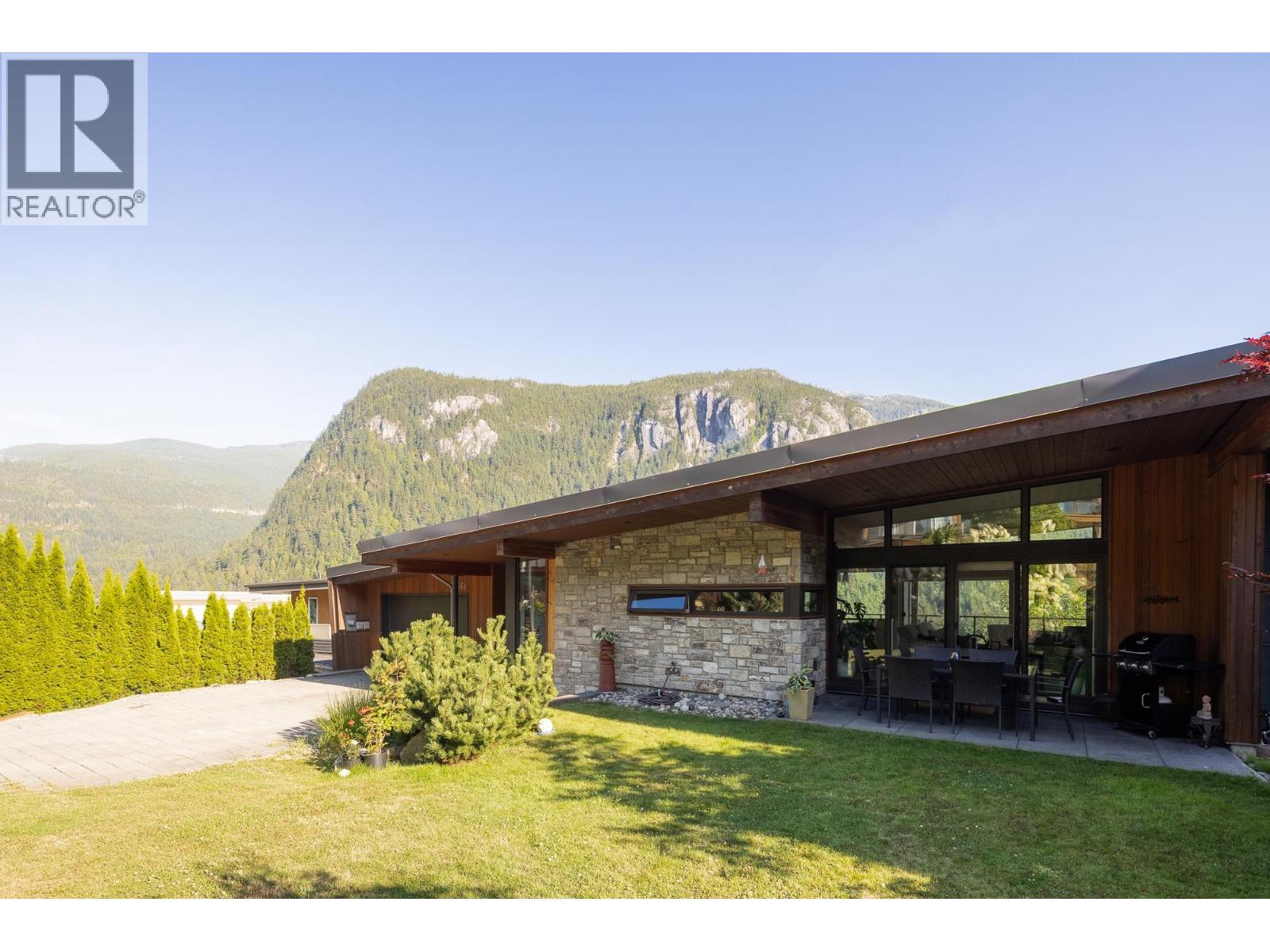 38561 SKY PILOT DRIVE, Squamish