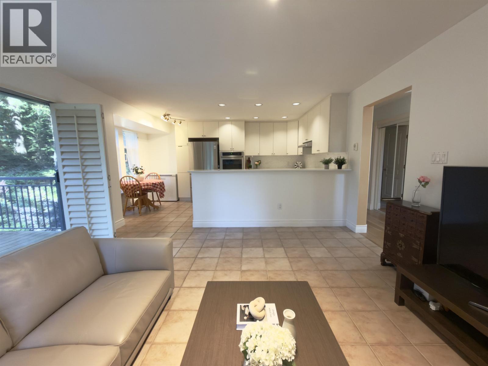 1190 STRATHAVEN DRIVE, North Vancouver