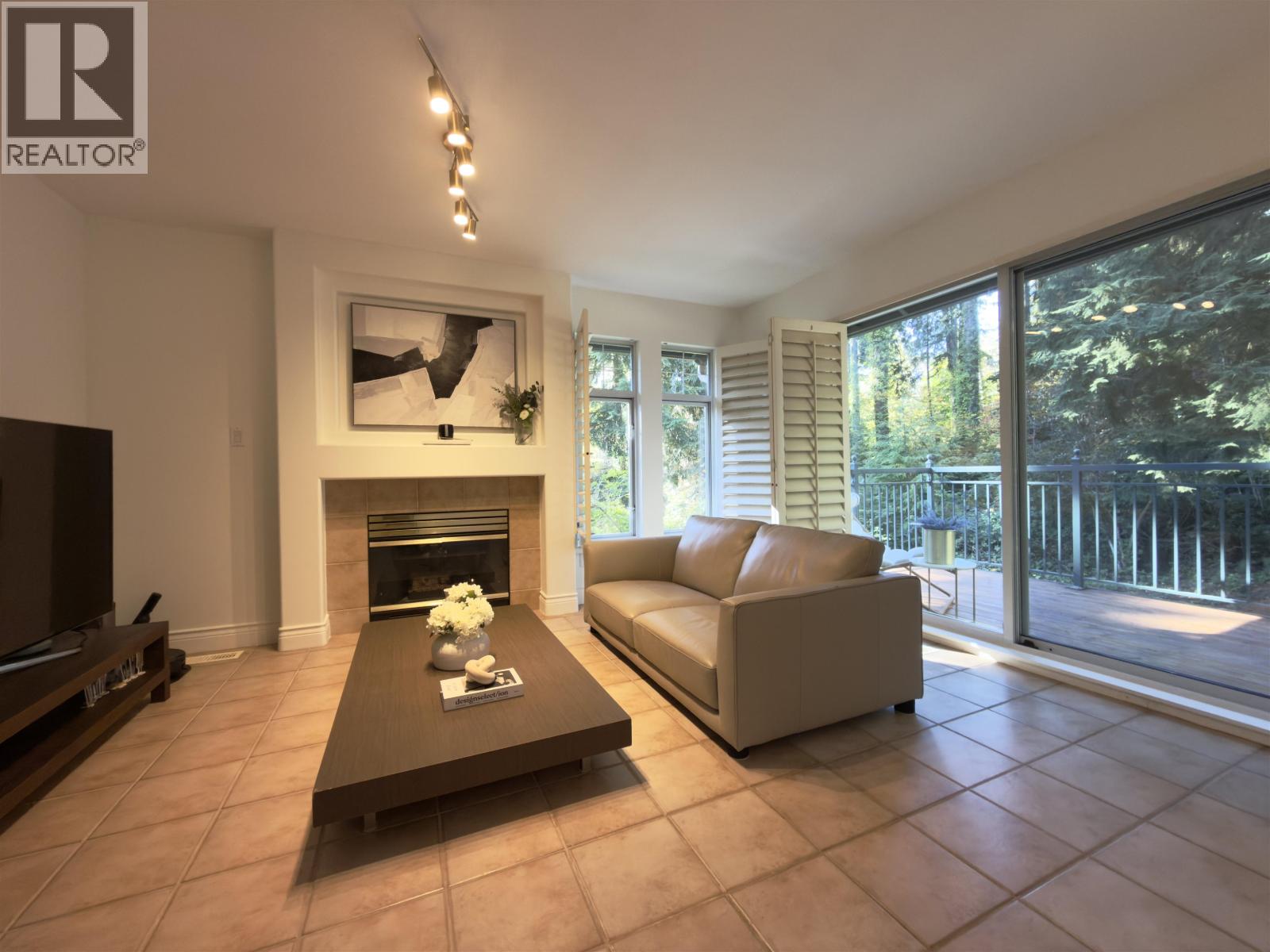 1190 STRATHAVEN DRIVE, North Vancouver