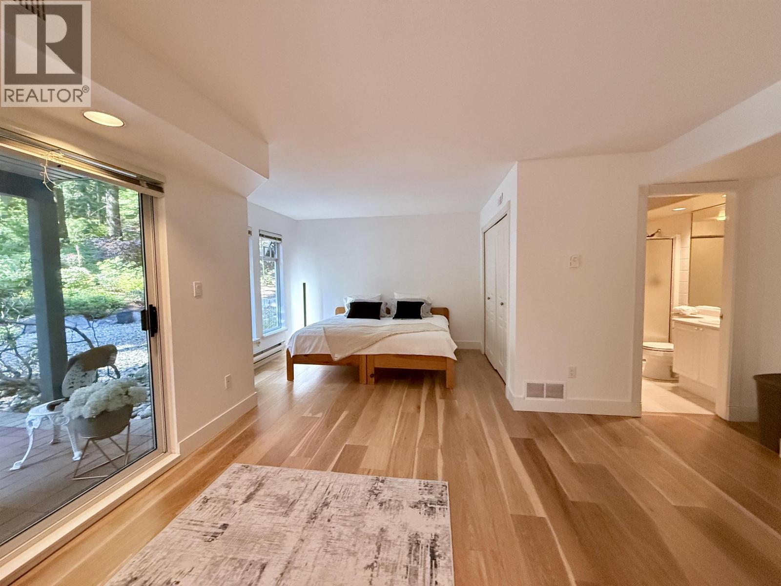 1190 STRATHAVEN DRIVE, North Vancouver