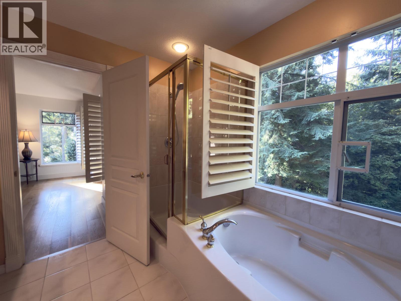 1190 STRATHAVEN DRIVE, North Vancouver