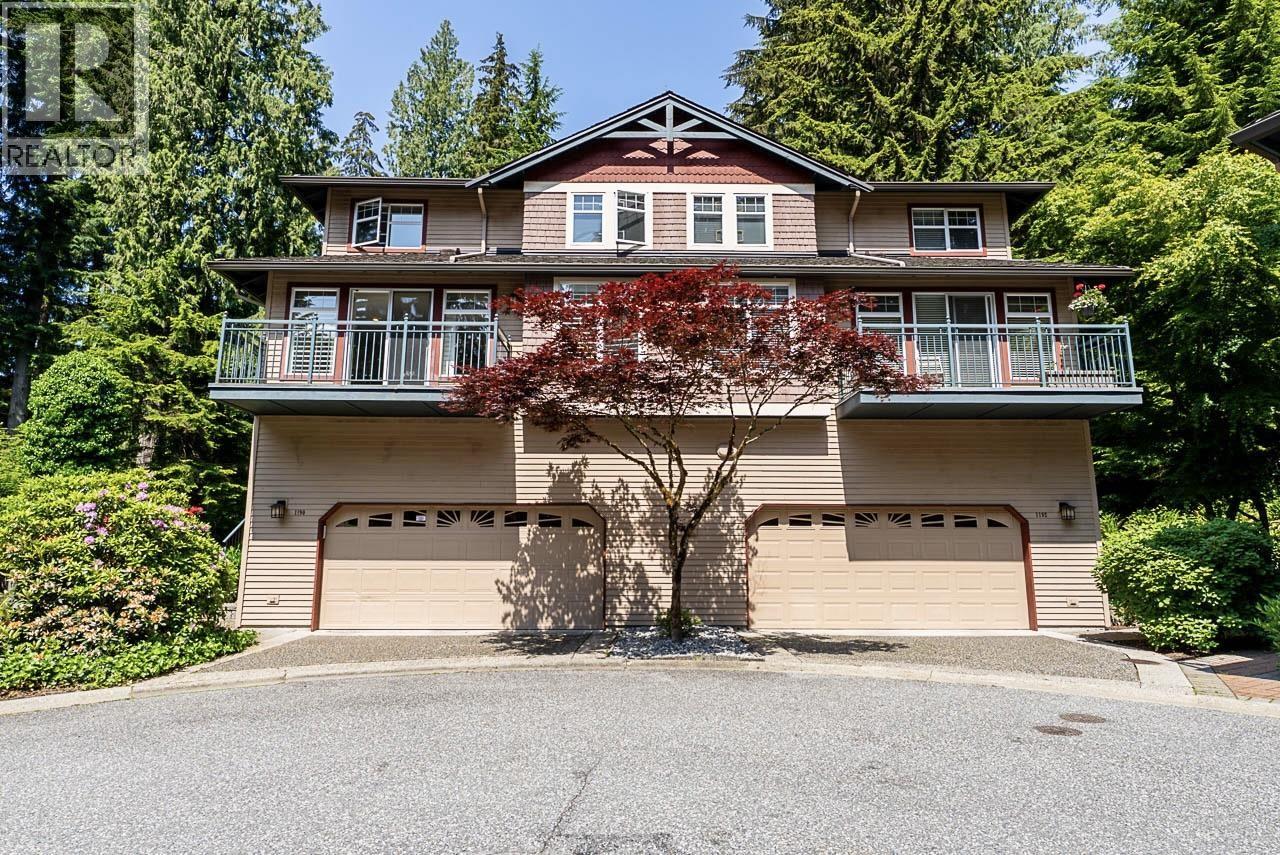 1190 STRATHAVEN DRIVE, North Vancouver