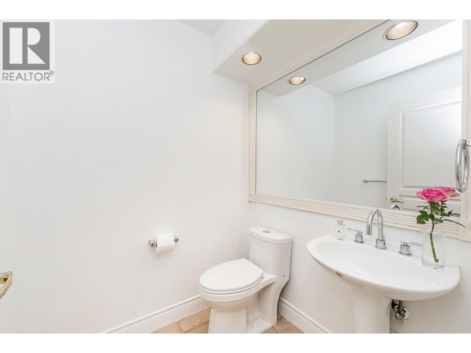 1190 STRATHAVEN DRIVE, North Vancouver