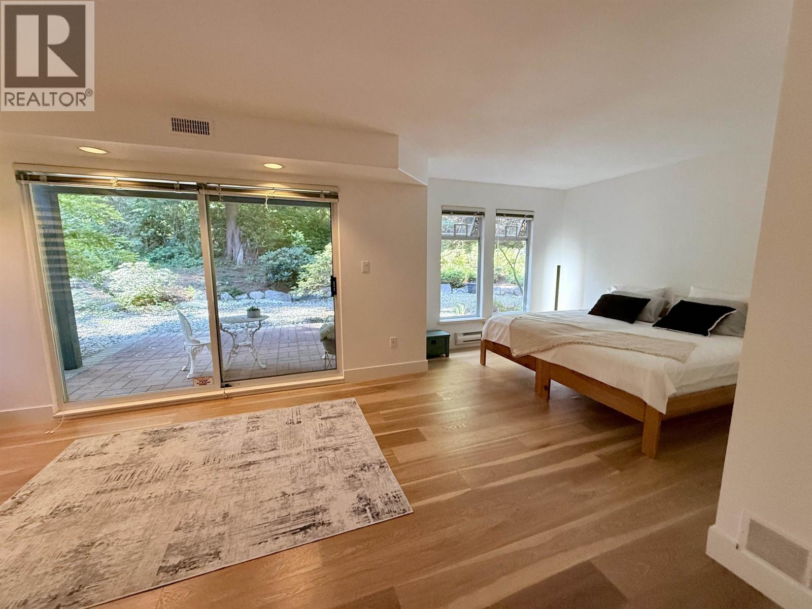 1190 STRATHAVEN DRIVE, North Vancouver