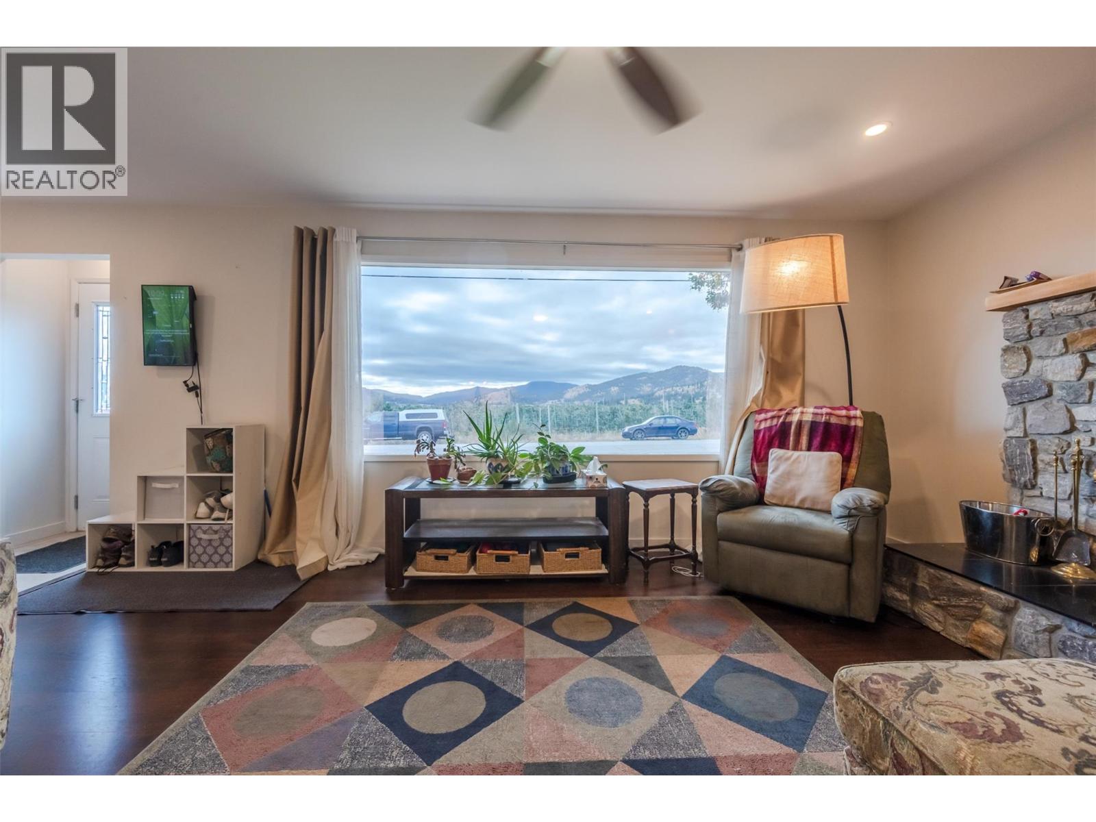  11120 Jones Flat Road, Summerland