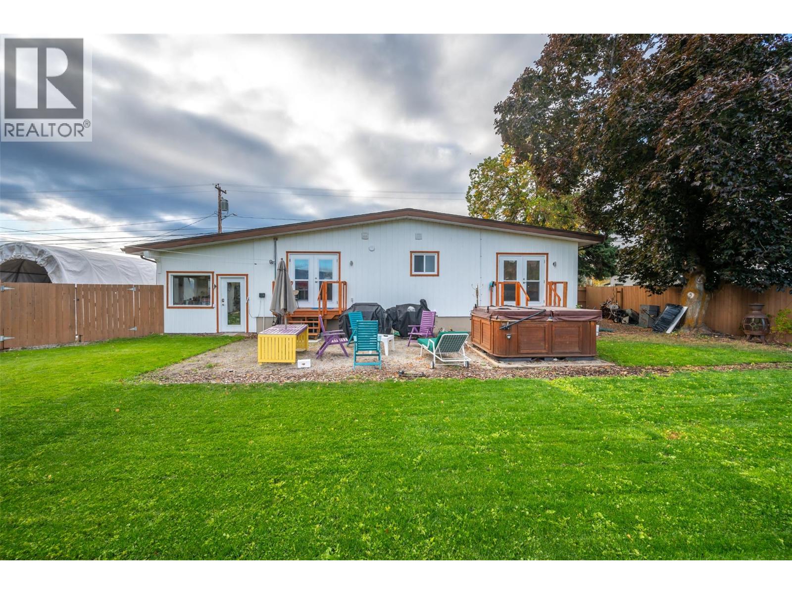  11120 Jones Flat Road, Summerland