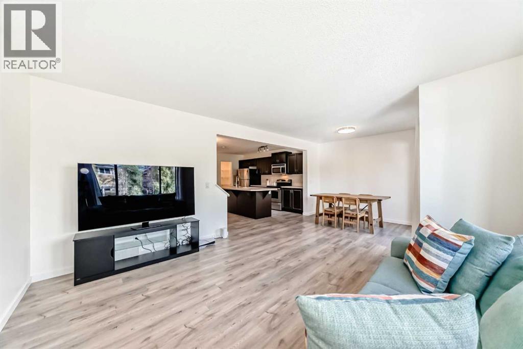 790 River Heights Crescent, Cochrane