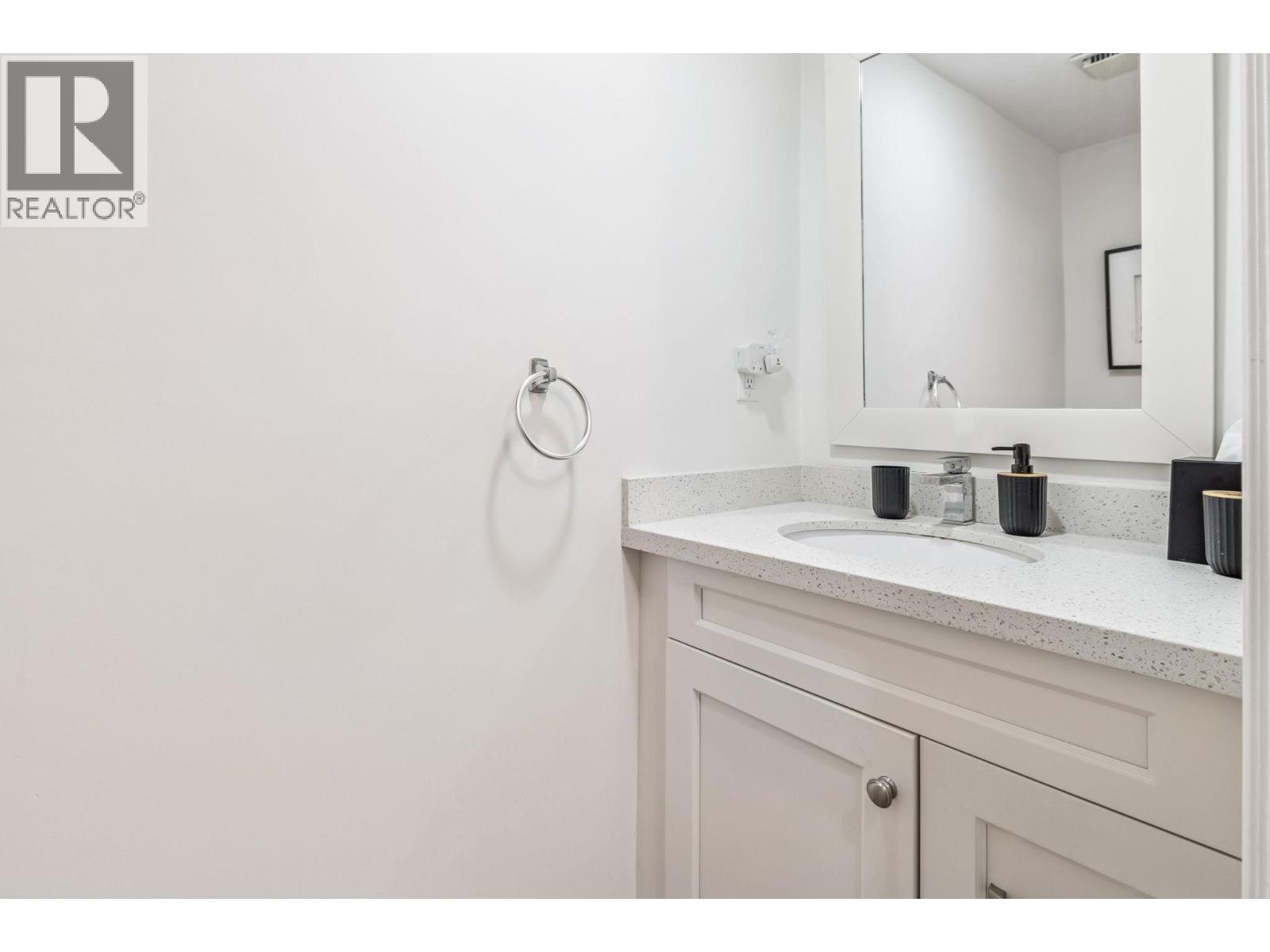 #103-1441 GARDEN Place, Delta