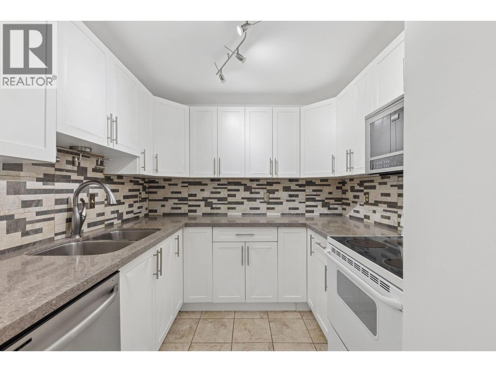 #14-8820 WESTMINSTER Highway, Richmond