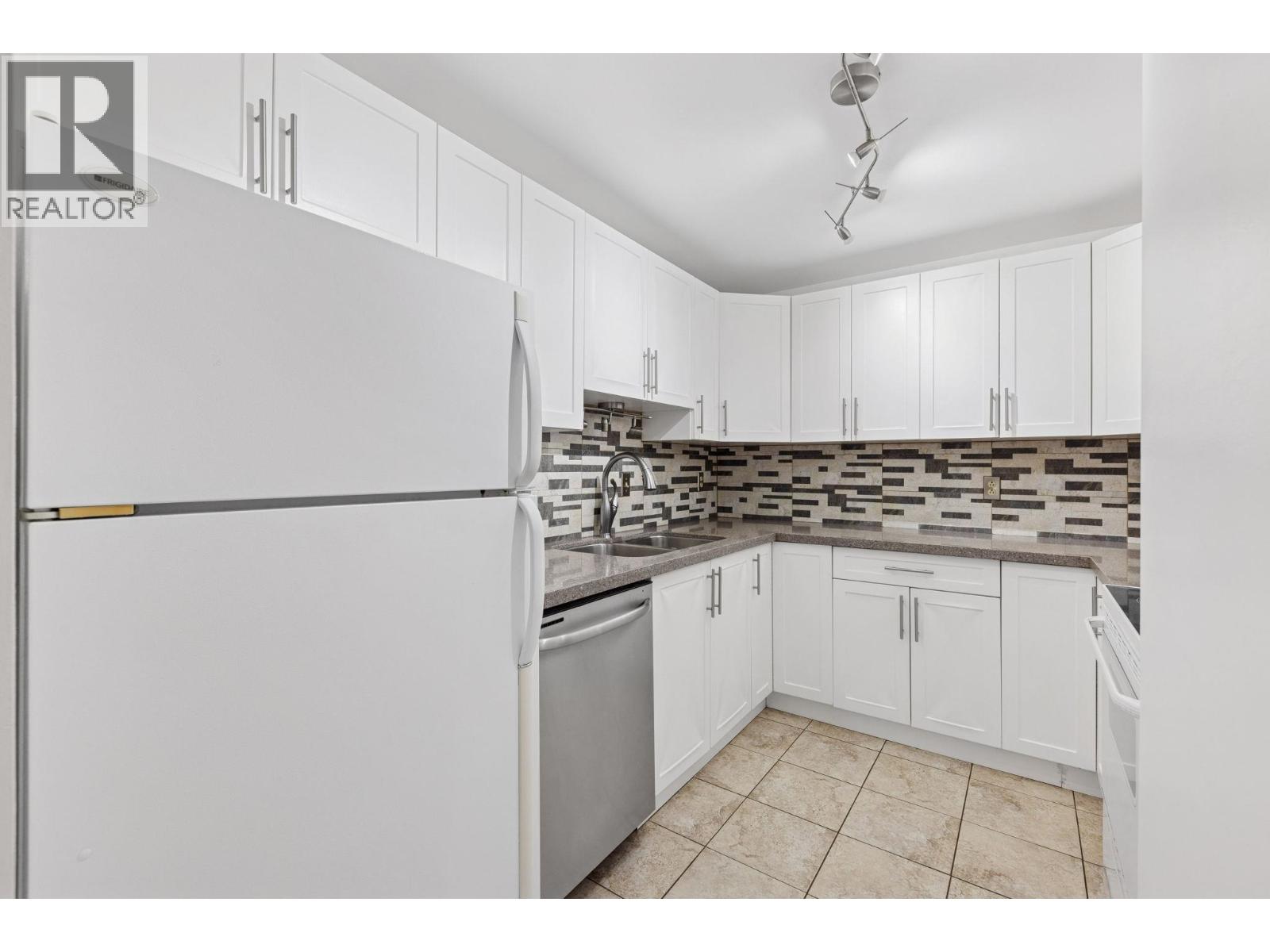 #14-8820 WESTMINSTER Highway, Richmond