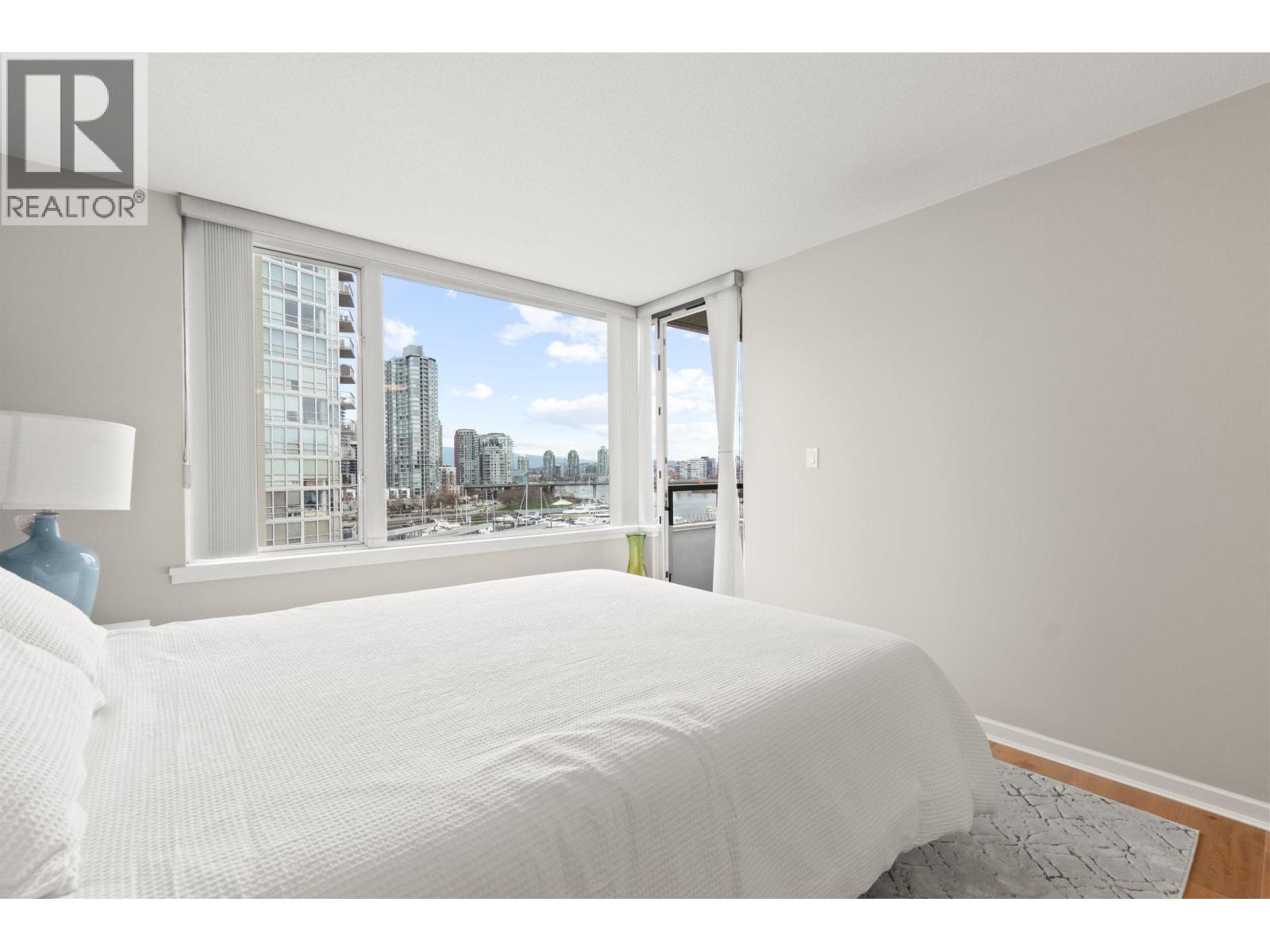 906 1288 MARINASIDE CRESCENT, Vancouver