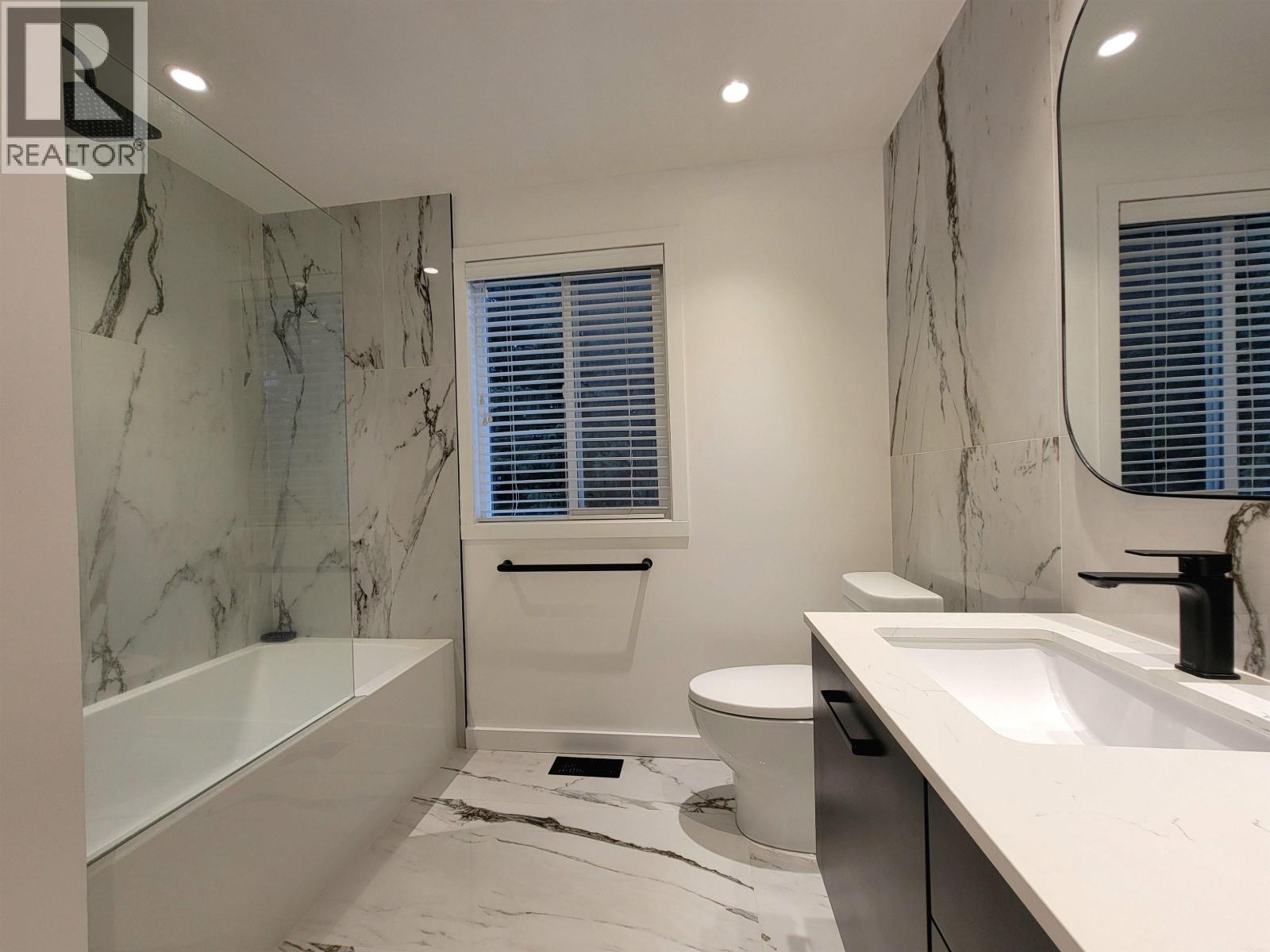 2568 THE BOULEVARD, Squamish