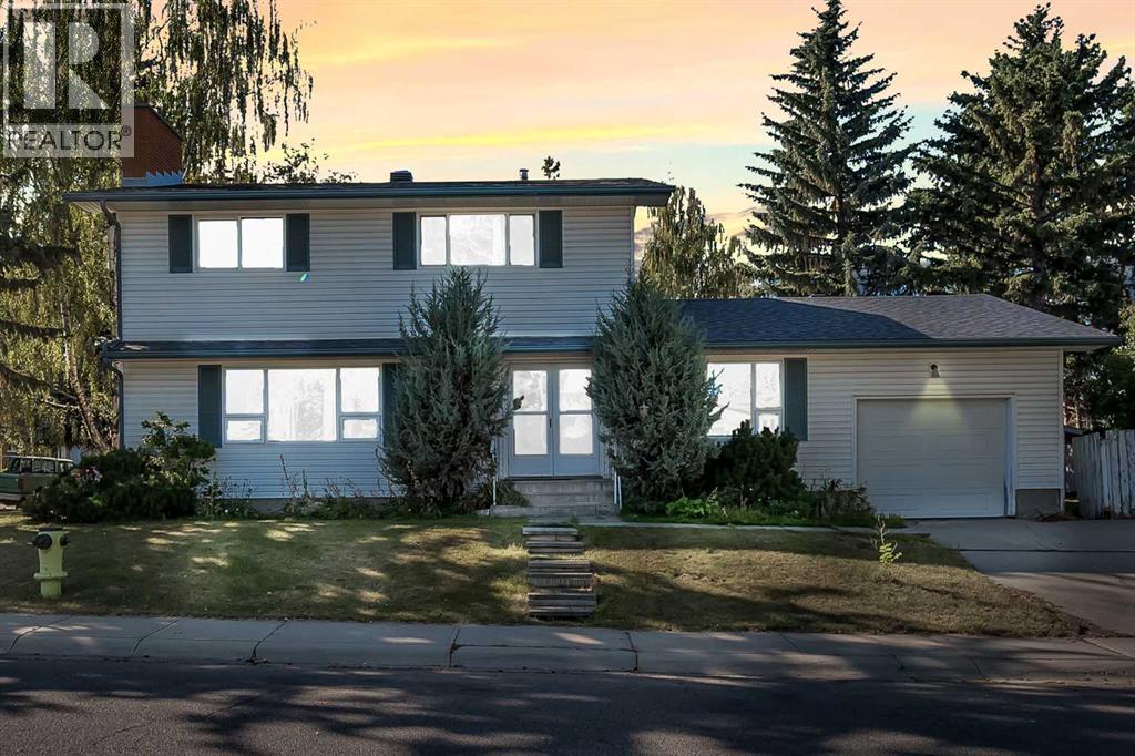Single Family House for Sale in  Bradbury Drive SW Braeside Calgary 