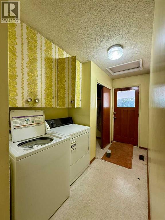 Single Family House for Sale in  Bradbury Drive SW Braeside Calgary 