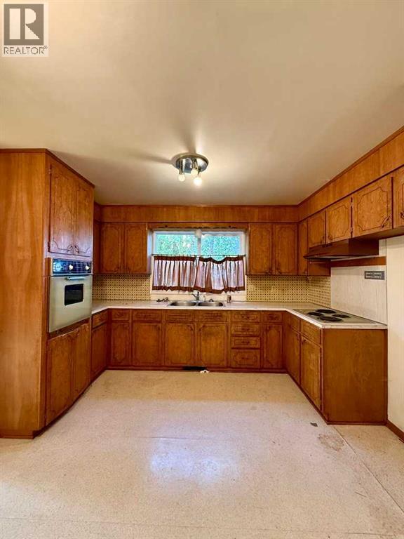 Single Family House for Sale in  Bradbury Drive SW Braeside Calgary 