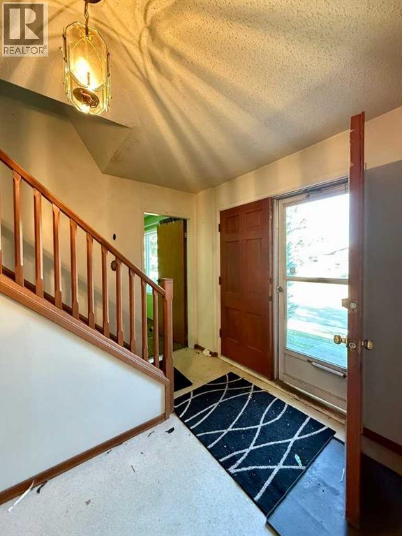 Single Family House for Sale in  Bradbury Drive SW Braeside Calgary 