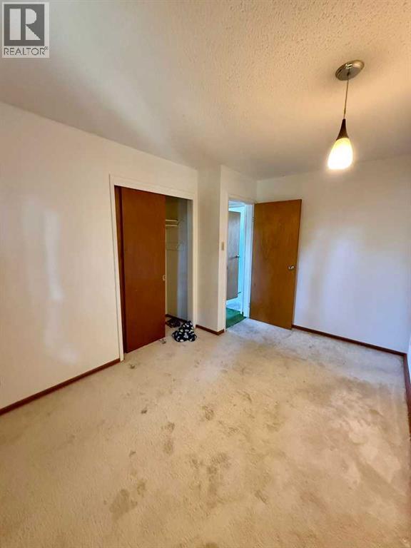 Single Family House for Sale in  Bradbury Drive SW Braeside Calgary 