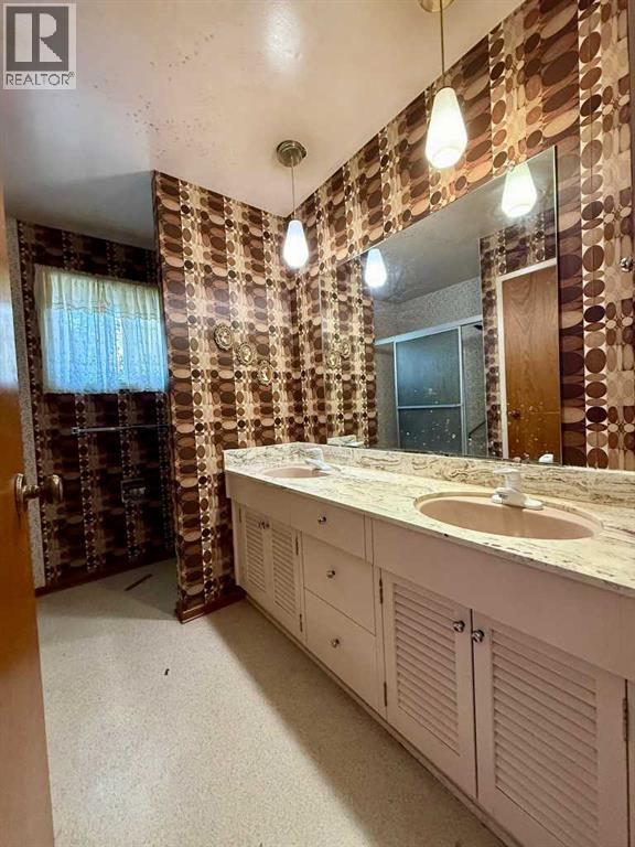 Single Family House for Sale in  Bradbury Drive SW Braeside Calgary 