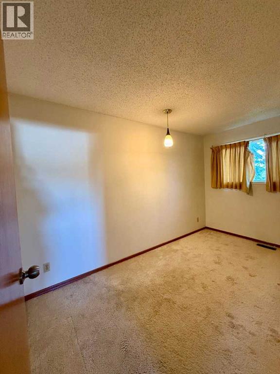 Single Family House for Sale in  Bradbury Drive SW Braeside Calgary 