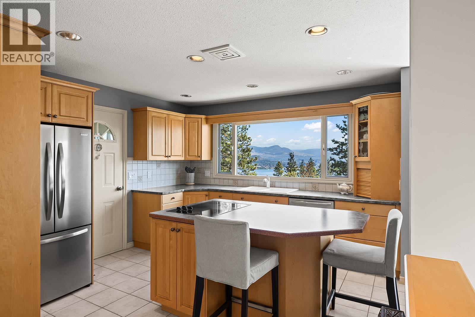  1459 Scott Crescent, West Kelowna
