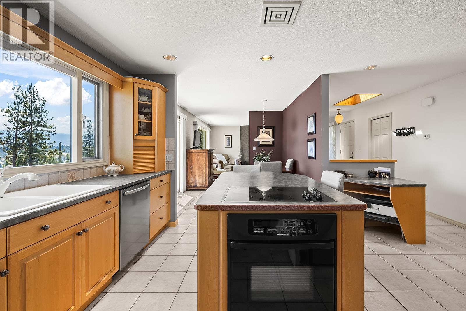  1459 Scott Crescent, West Kelowna