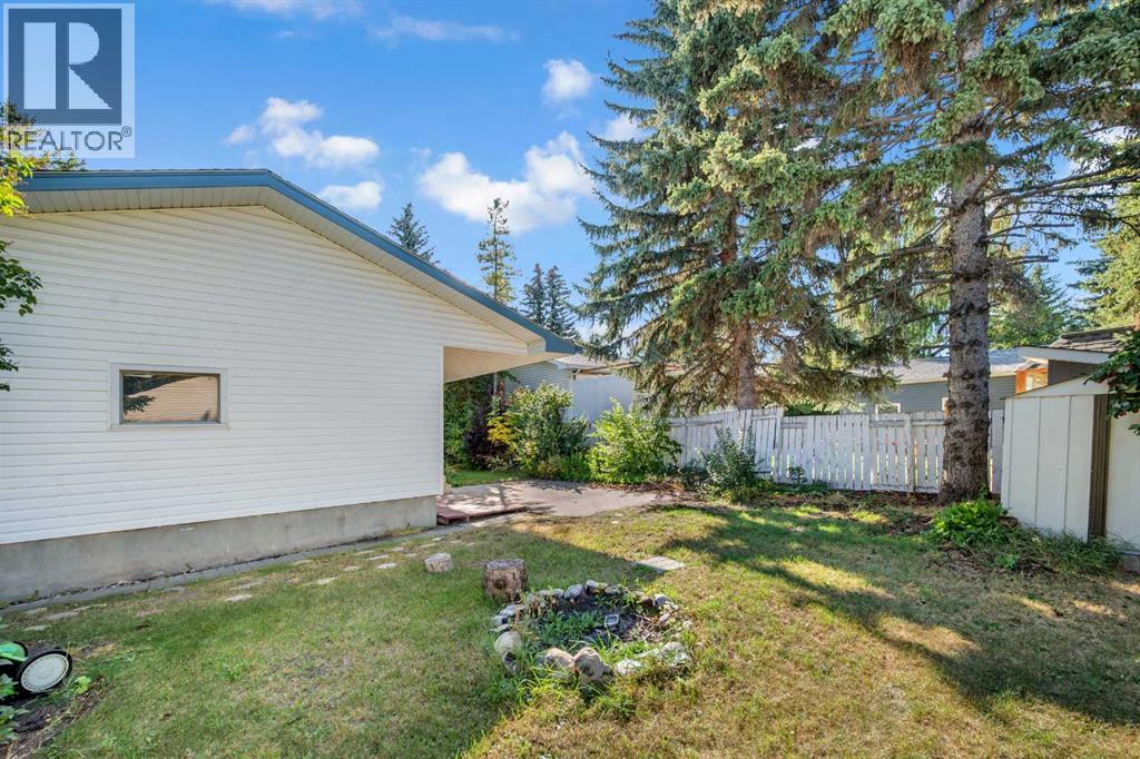 Single Family House for Sale in  Bradbury Drive SW Braeside Calgary 