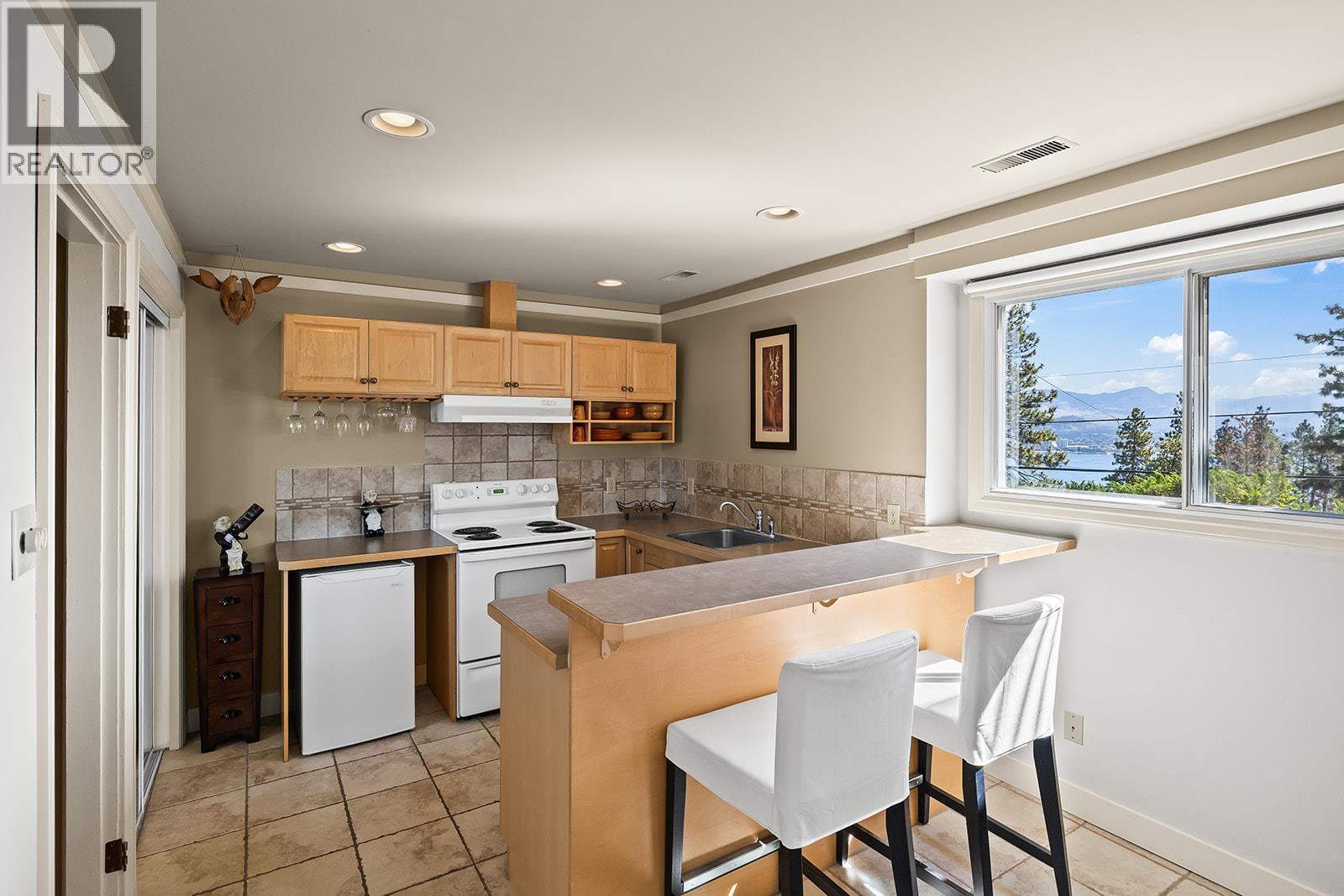  1459 Scott Crescent, West Kelowna