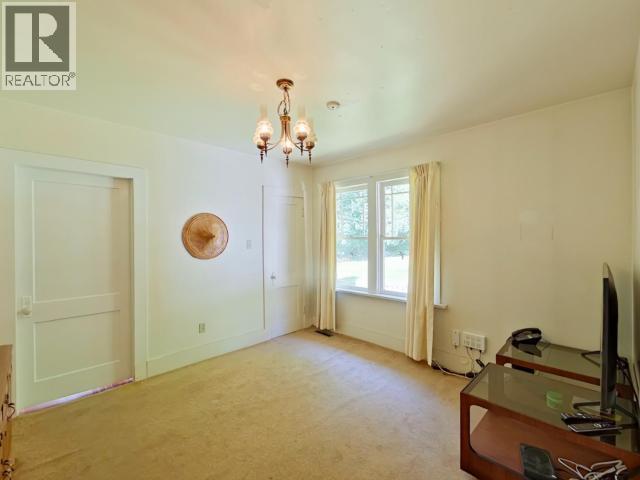 6237 LUND, Powell River