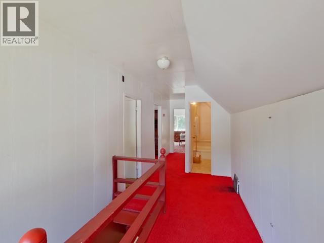 6237 LUND, Powell River