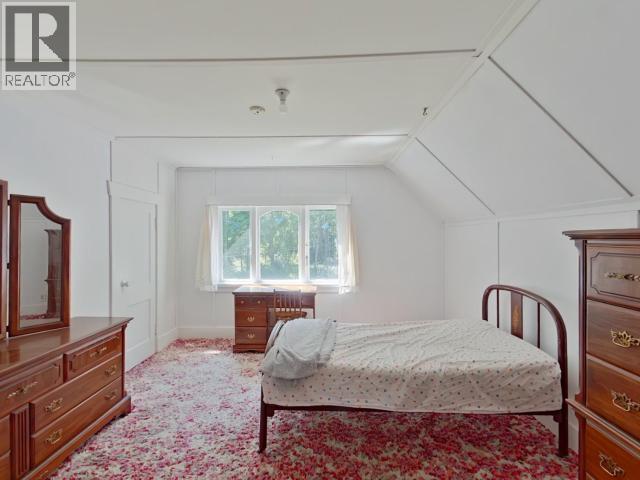 6237 LUND, Powell River