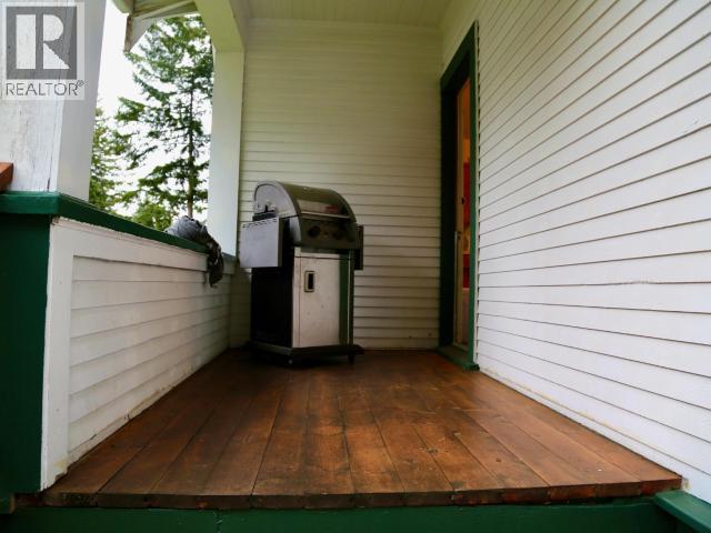 6237 LUND, Powell River