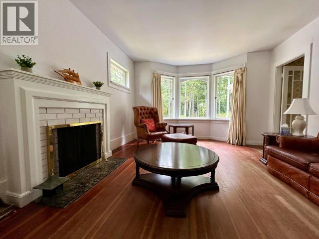 6237 LUND, Powell River