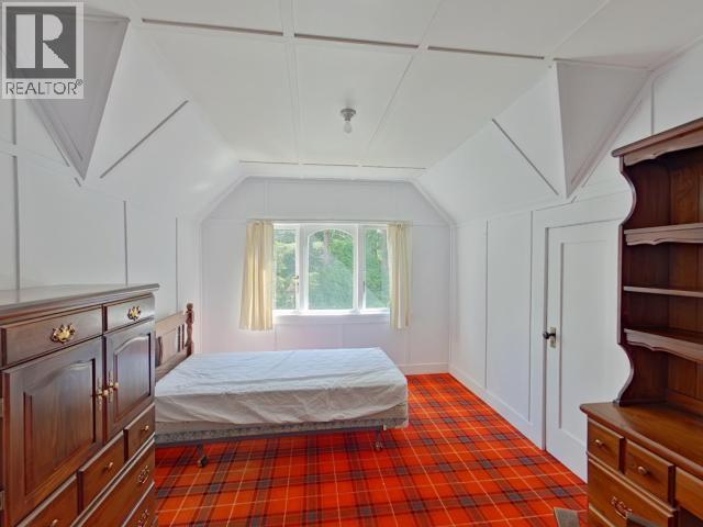 6237 LUND, Powell River