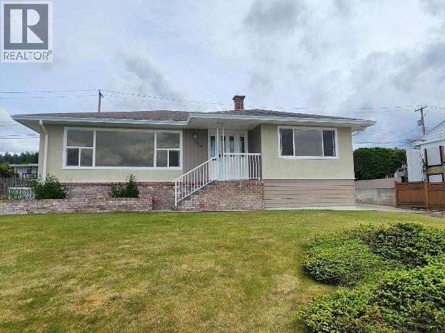 3926 MANITOBA AVE, Powell River