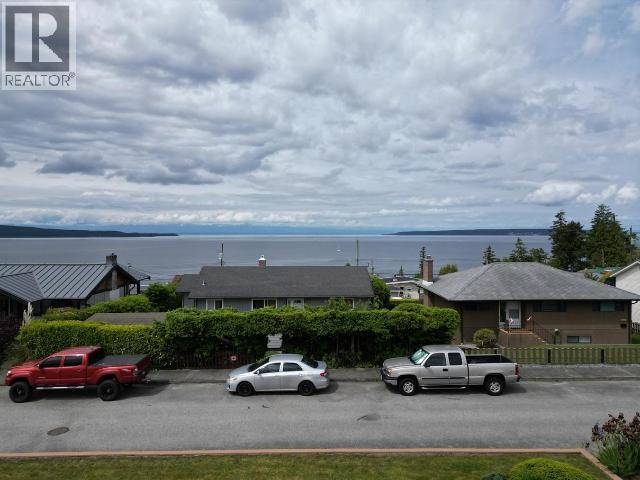 3926 MANITOBA AVE, Powell River