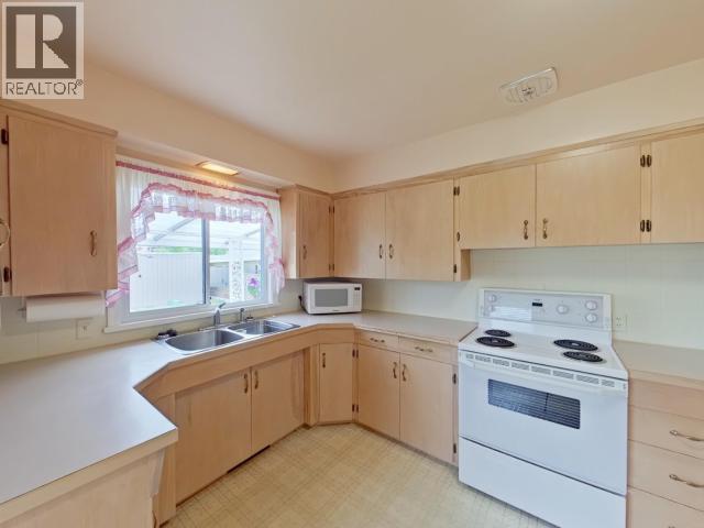 3926 MANITOBA AVE, Powell River