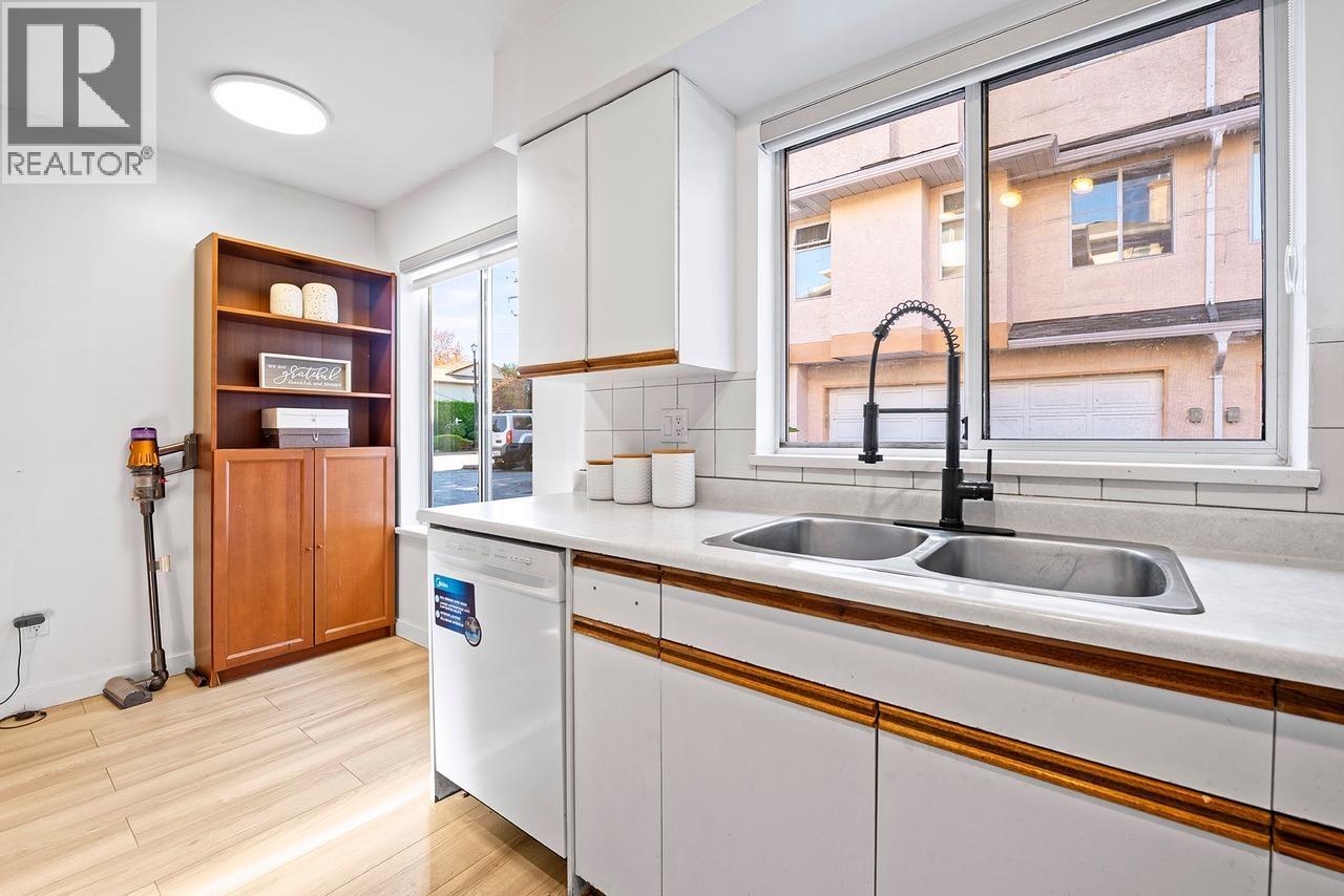 #1-7231 MOFFATT Road, Richmond
