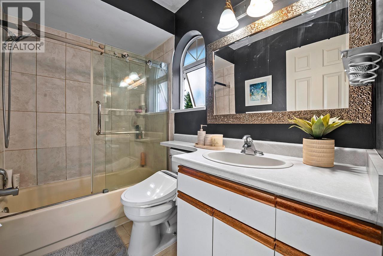 #1-7231 MOFFATT Road, Richmond