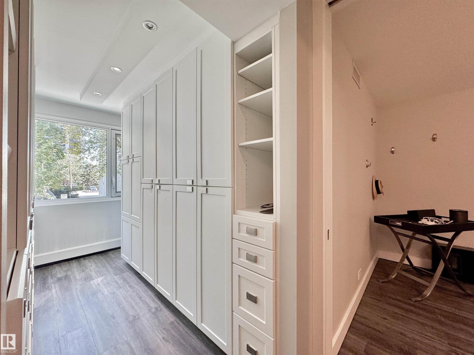 #201 10010 119 ST NW NW, Edmonton